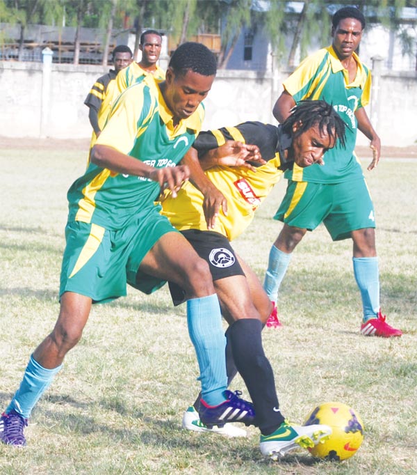 Thrilling encounter between Super J Northern Uniited and Dominators. (Photo: Anthony De Beauville)