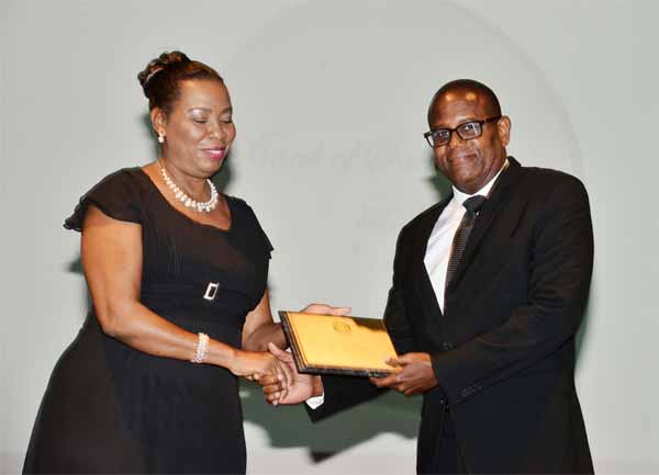 BOSL-Gets-Corporate-Citizen-Award