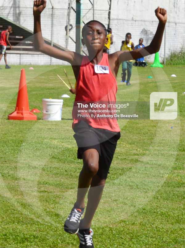 Image: Kelly John first across the finish line. (PHOTO: Anthony De Beauville.