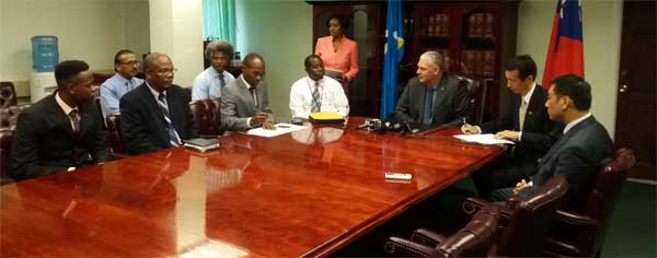 Image: Government and Republic of China (Taiwan) officials at the presentation.