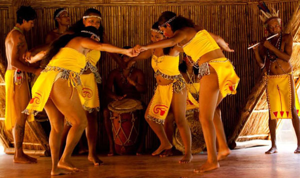 img: Descendants of indigenous Dominicans.