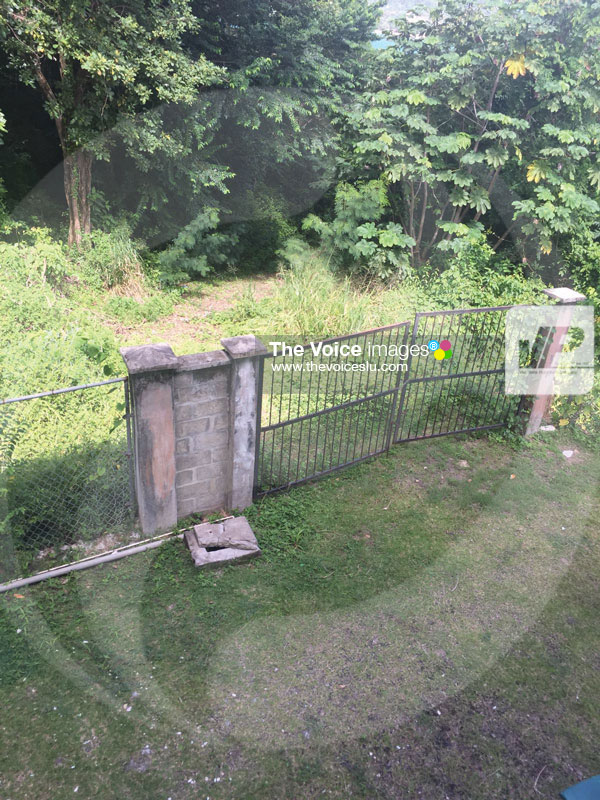 IMG: Fence scaled by robbers to enter and possible make escape