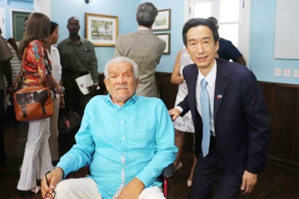 Image: Sir Derek Walcott posing with then Ambassador of the Republic of China(Taiwan) to Saint Lucia, Ray Mou.