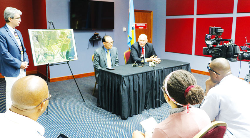 Image of Prime Minister Chastanet with DSH Chairman, Teo Ah Khing.