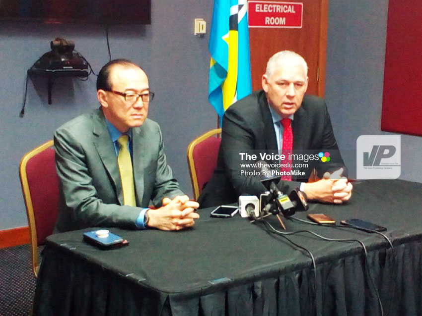 Image of Teo Ah Khing and Prime Minister Chastanet at Tuesday’s press briefing. (PHOTO: PhotoMike)