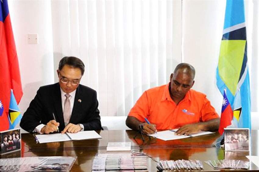 Image: Taiwan Ambassador Douglas Chen (left) and Calabash TV MD Bernard Faris signed the contract
