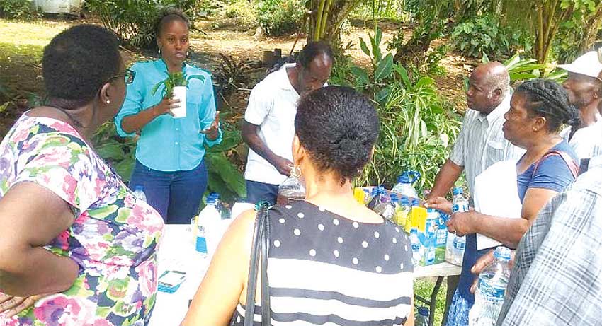 Image: Ministry of Agriculture personnel addressing trainees.