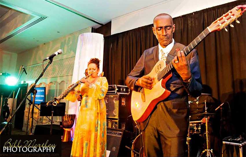 Image of a performance by Barbara Cadet and Ronald ‘Boo’ Hinkson.