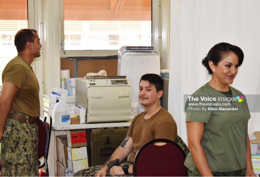 Image of medical staff of USNS Comfort at the OKEU Hospital. [Photo: Allen Alexander] 