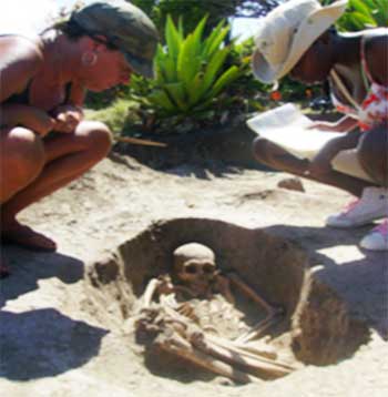 Image: Amerindian burial site at Cas en Bas discovered (2009). Source: Archaeological team