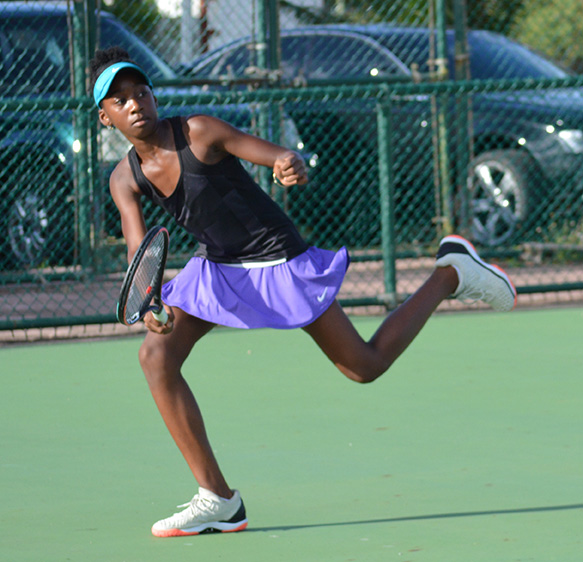 Image:Jessica Eudovic defeated Lotoya Murry in the girls 14s finals and Iyana Paul in the girls 16 finals, she went on to win the girls 16 Doubles with Iyana Paul