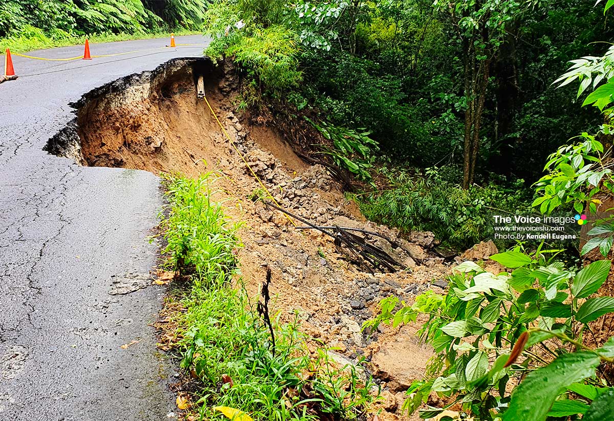 Image of a major landslide on the Barre de L'Isle Ridge.