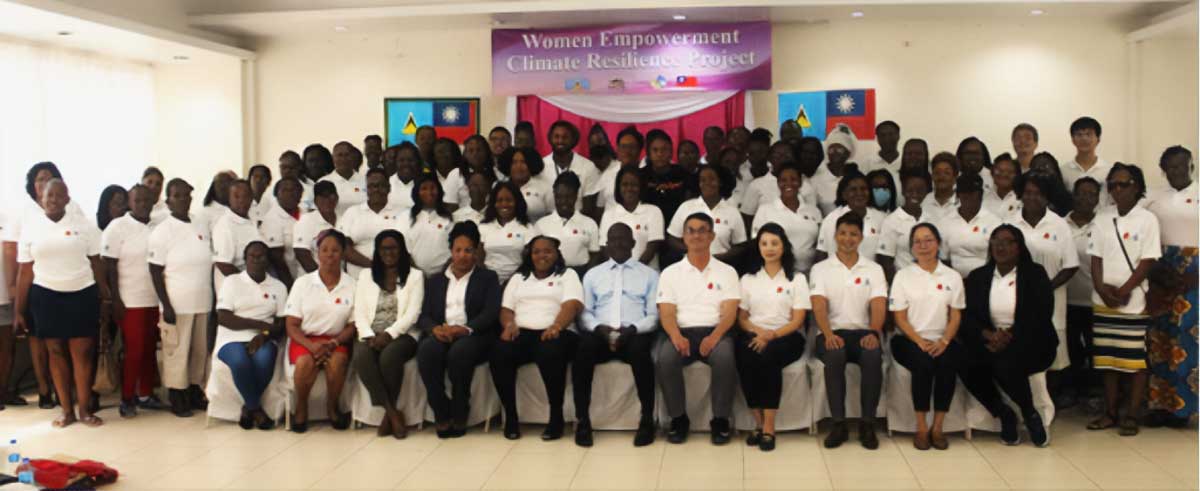 His Excellency Peter Chia-yen Chen, Taiwan’s Ambassador to Saint Lucia, Hon. Alfred Prospere, Minister for Agriculture, Fisheries, Food Security and Rural Development, other Ministry and TTM officials, and the participants at the opening ceremony.