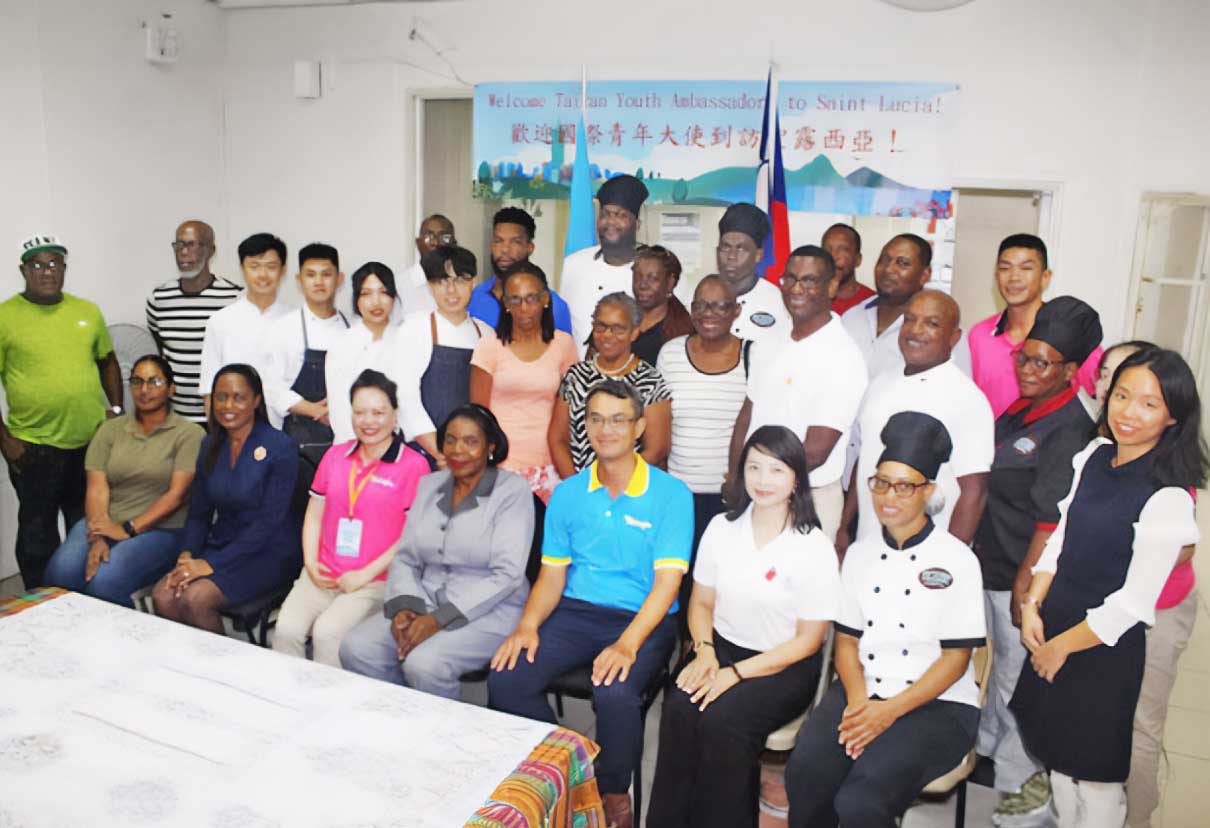 His Excellency Peter Chia-Yen Chen, Taiwan’s Ambassador to Saint Lucia; Mrs. Chen; Hon. Emma Hippolyte, Minister for Commerce, Manufacturing, Business Development, Cooperatives and Consumer Affairs; Ms. Sophia Alfay-Henry, Permanent Secretary of the Ministry of Commerce; Mr. Anthony Bousquet, President of the Bakers Association; Mr. Cyril Saltibus, Secretary of the Bakers Association; Ms. Constance Wang, Director General of Department of NGO International Affairs, Ministry of Foreign Affairs of the Republic of China (Taiwan); Ms. Elsie Tsai, Third Secretary, Taiwan Embassy; local bakers; and Taiwan Youth Ambassadors at the bakery workshop at Glace Bakery on September 6.